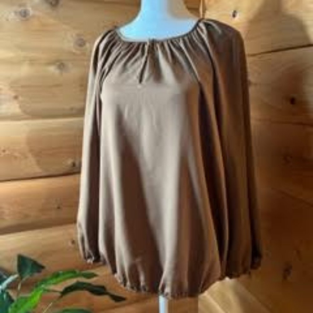 Chico's blouse. Size 2 (XL), 100% Polyester